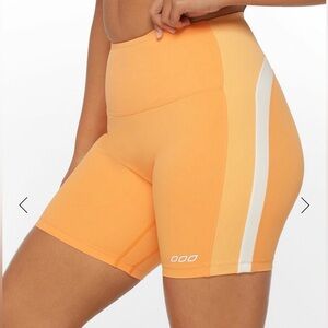 NWT Lorna Jane biker shorts in Golden Hour size Small